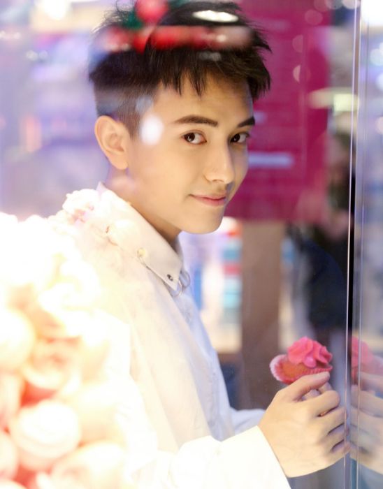 饶威最舍不得删的几张照片,第6张是多少人的壁纸啊!