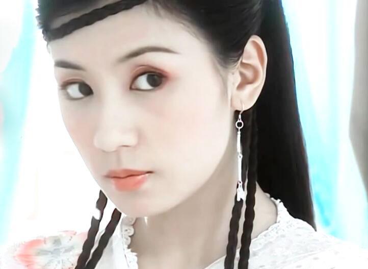黄奕的李玉湖,林心如的飞凤郡主,赵薇的小燕子,统统没她惊艳