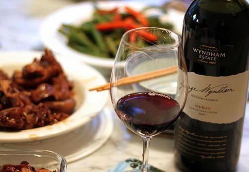 干红葡萄酒怎么搭配食物应该怎么喝