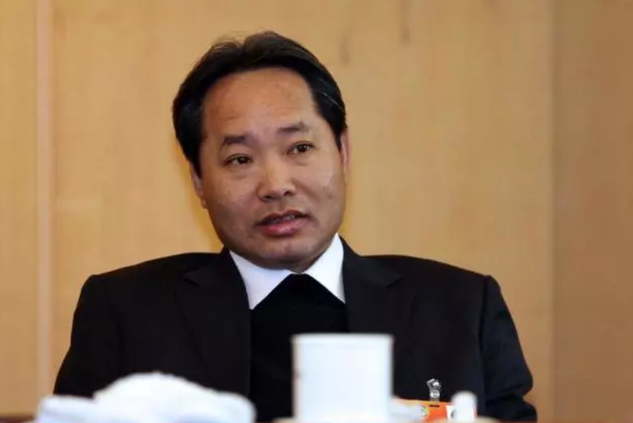 如今在酷派集团内掌握实权的人是陈家俊,而他的父亲其实就是京基集团