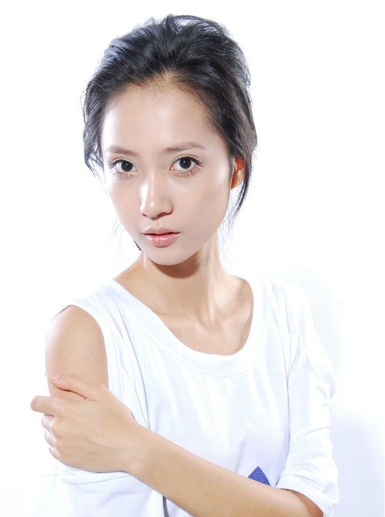 明星关慧卿:娱乐圈影视演员,甜美可人,戏路多变,表演富有张力__财经