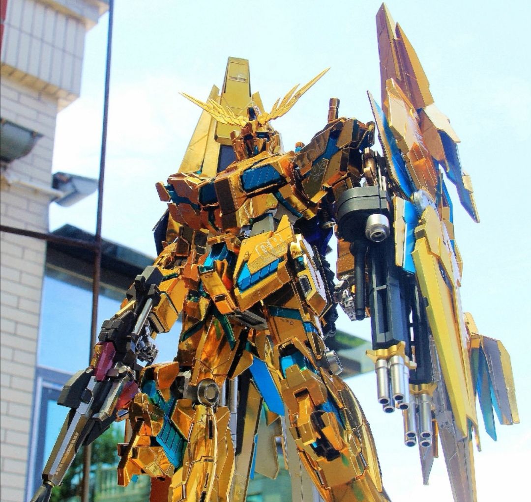 给你一身黄金甲 你就是最耀眼的高达