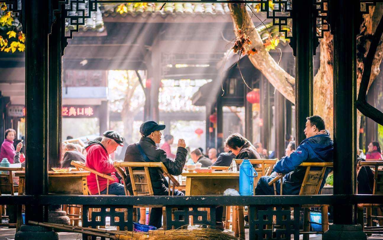 这里的旅游景点更是多达10个以上,清风吹拂,鸟语花香,可谓是闲庭信步