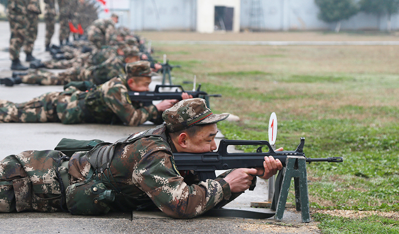 探秘兵哥哥的别样"高考" 既考文化成绩还考实弹射击|高考|士兵|考生