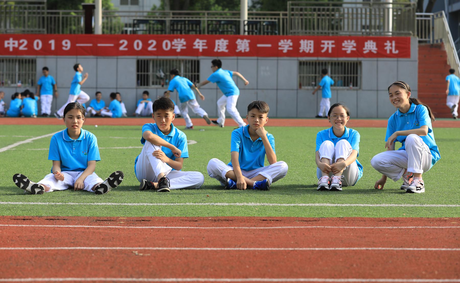 安庆龙凤五胞胎小升初为防作业相同爸爸要求分在5个班