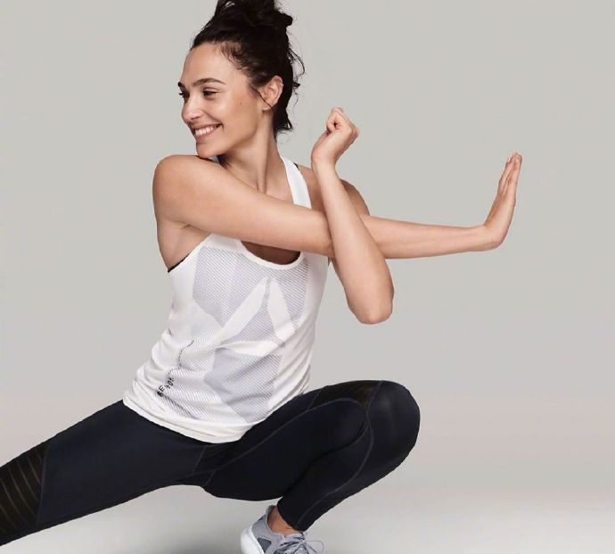 盖尔·加朵 最新写真释出,健身运动风