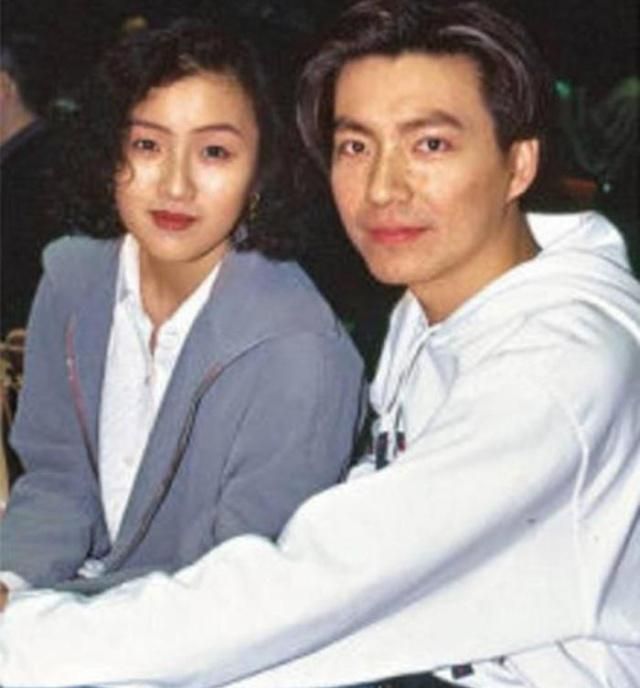 让人没有想到的是,两人竟然还携手共度了20年的时光,最终因曾航生劈腿