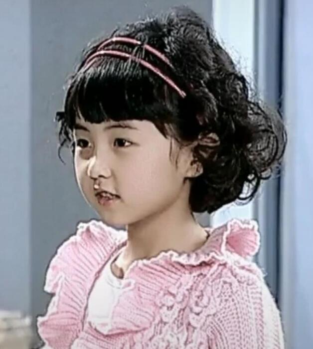 有一种美叫做张子枫的童年照每张都可做头像不想她长大