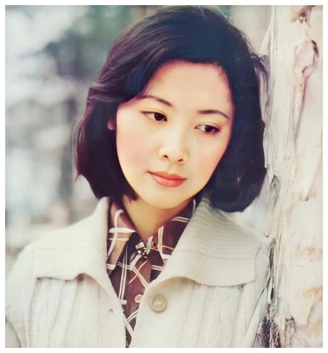 女儿国国王朱琳年轻时最美的老照片见过吗 真的是一眼万年呀|朱琳|女儿国|万年_新浪新闻