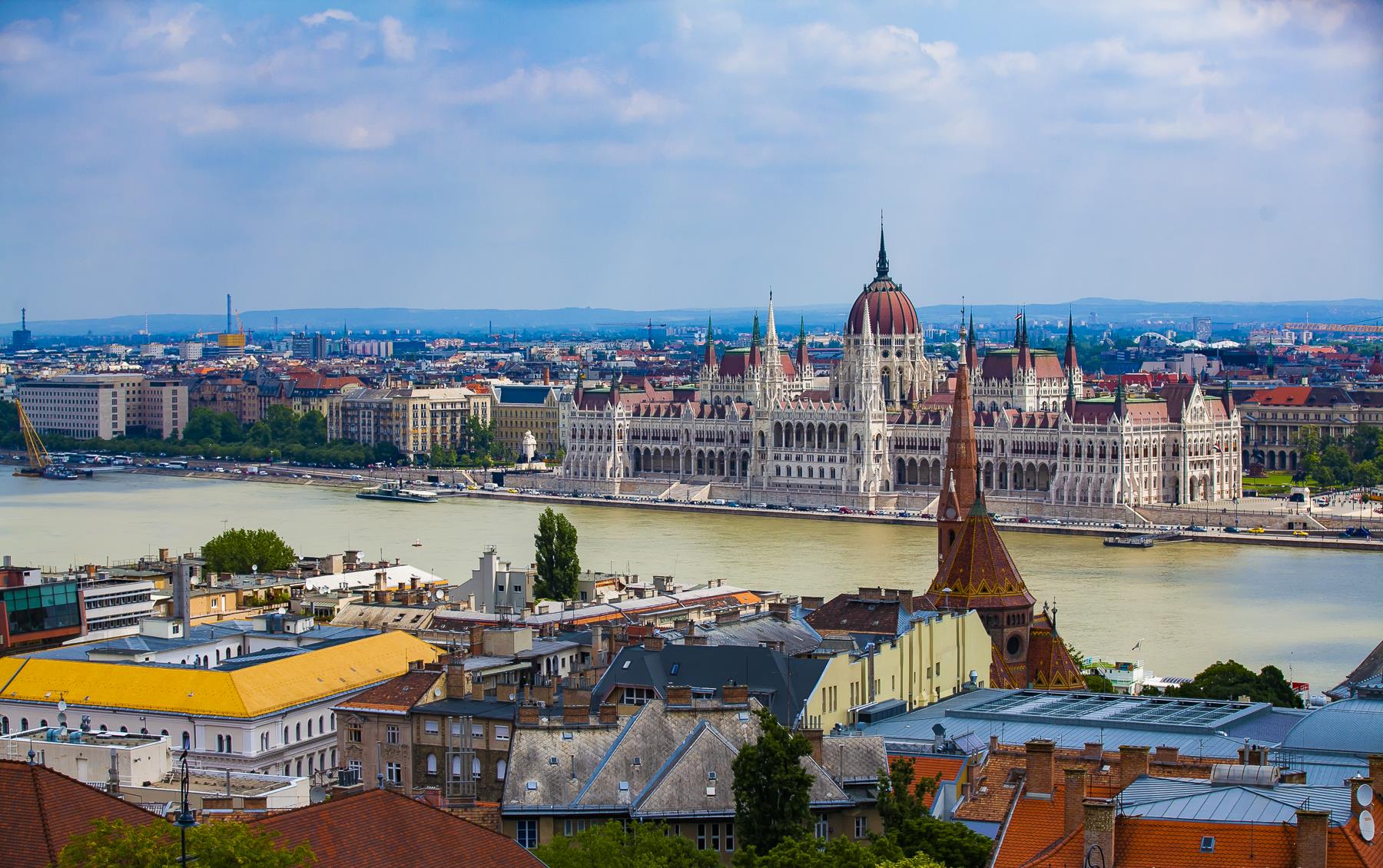 全世界情侣热衷的浪漫打卡地,匈牙利渔人堡,绝顶风光如童话城堡