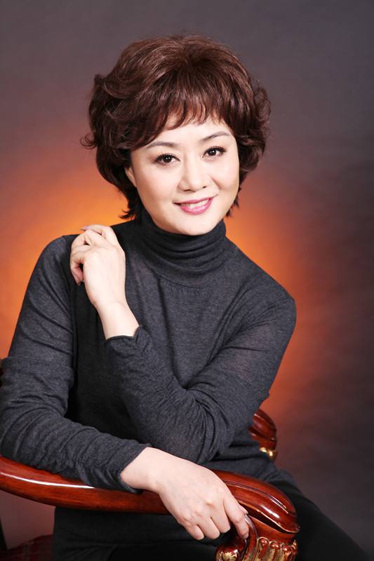 她是中国最好的青衣被喻为京剧第一美人为人却平和谦虚