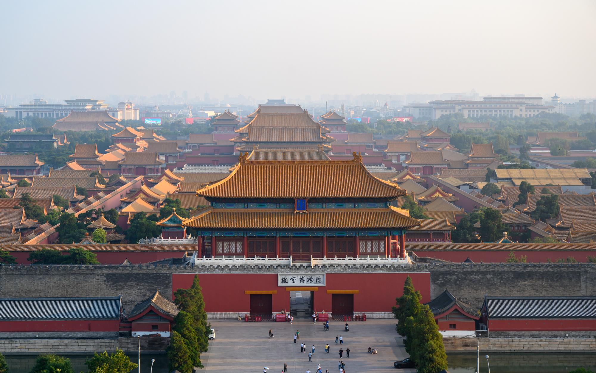 还有一个地方可以说不得不去,这里是俯瞰北京故宫的唯一佳处,而且不