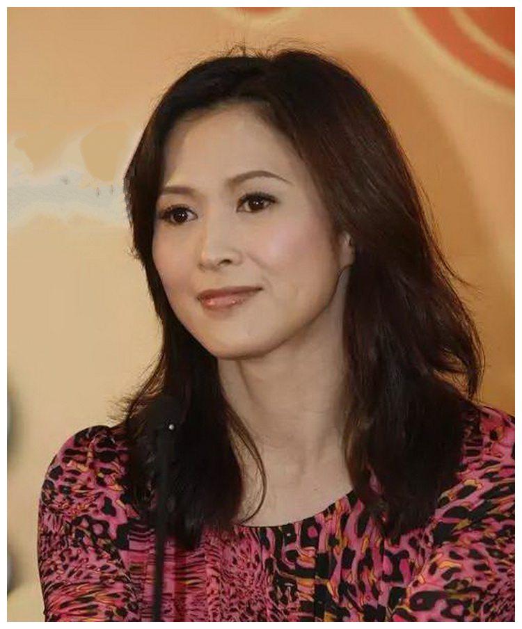 主要是梁琤太低调,是娱乐圈中唯数不多零绯闻演员,梁琤一有时间就会陪