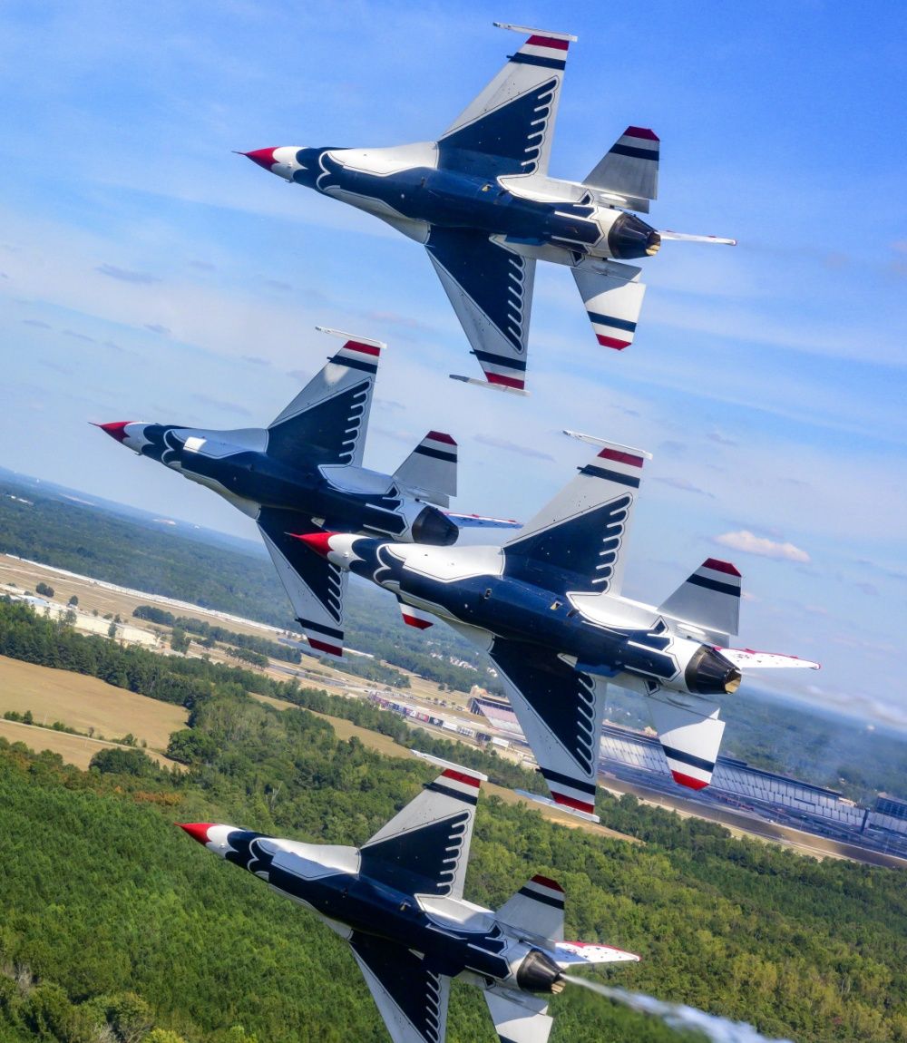 全球顶级水准 美国空军雷鸟飞行表演队无可匹敌