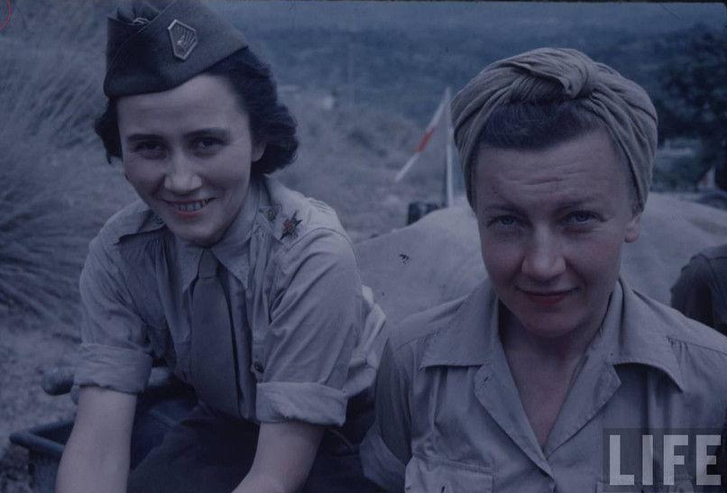 二战中的法国女兵依然优雅战败后争相与德国军官发展关系