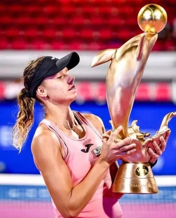 5号种子玛格达·里内特以6-3,6-2战胜资格赛选手,瑞士00后黑马莱奥尼