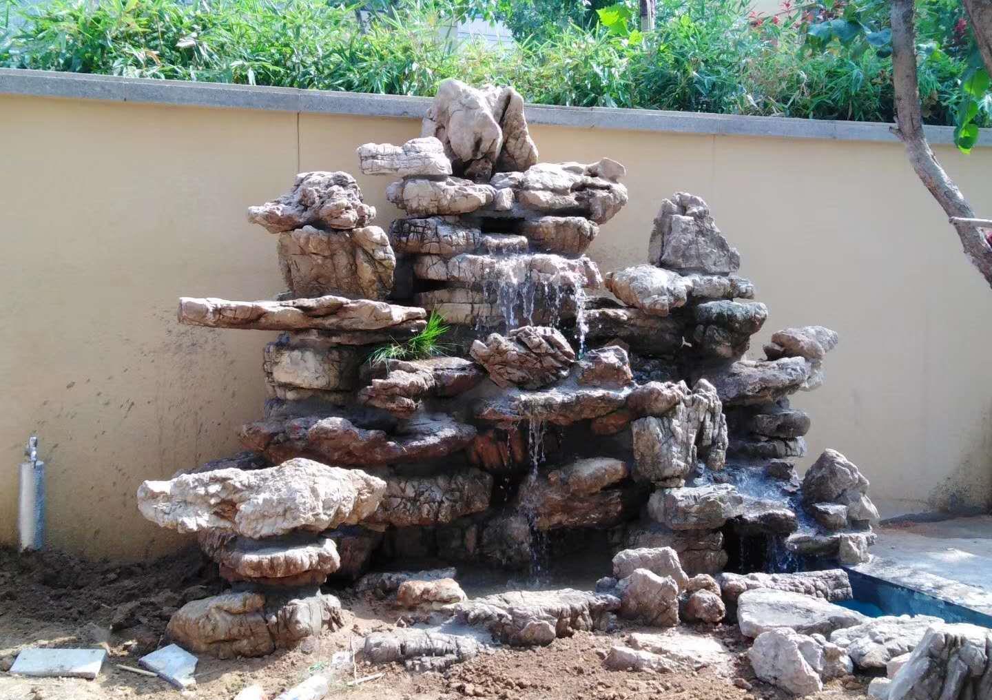 河南信阳别墅庭院假山设计制作过程