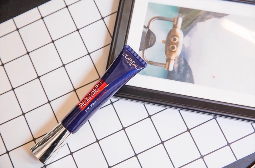 被李佳琦吹爆的欧莱雅紫熨斗眼霜效果怎么样?