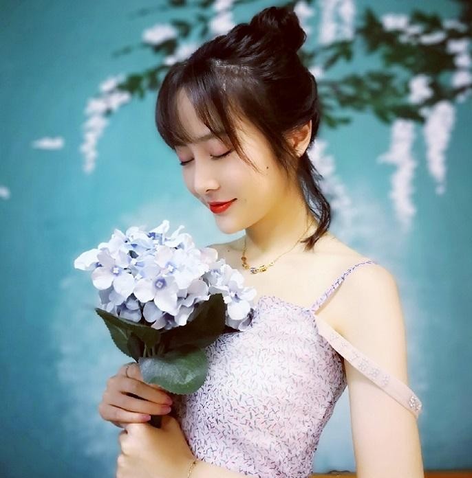 《巴拉拉小魔仙》中的"黑魔仙小月", 时隔10年后美到认不出|周娇|黑魔