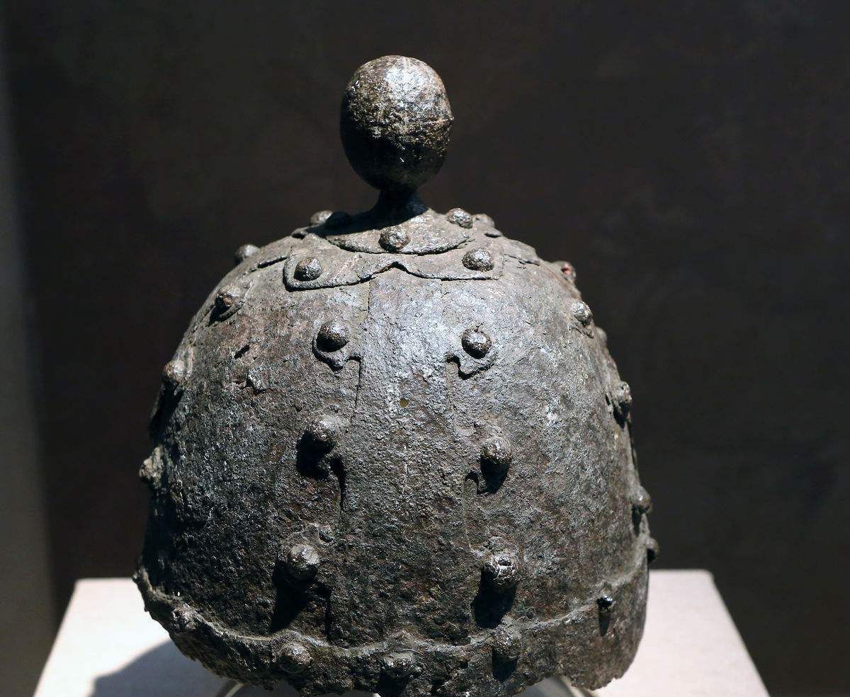 中国古代历朝将军们都戴什么头盔？第六个雕有真武大帝