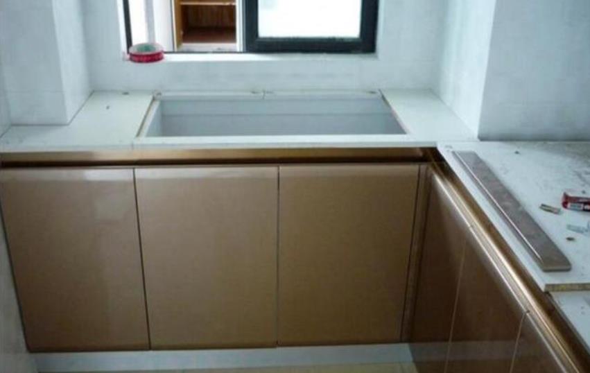 商家建议用拉篮,而师傅表示没必要