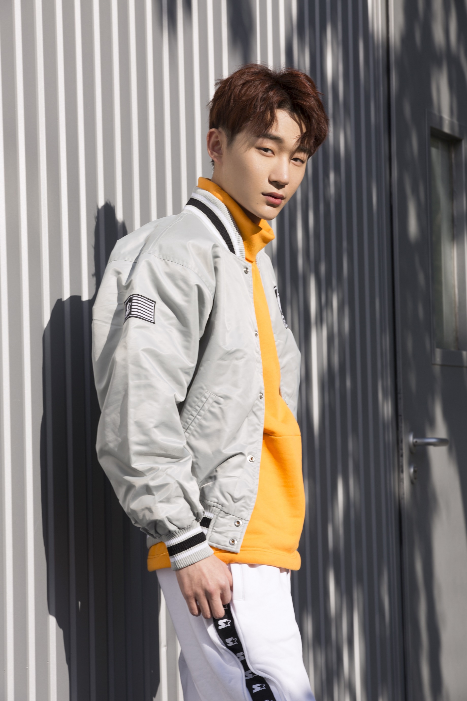 吴灏首支单曲《hot》发表 电子风少年感袭来