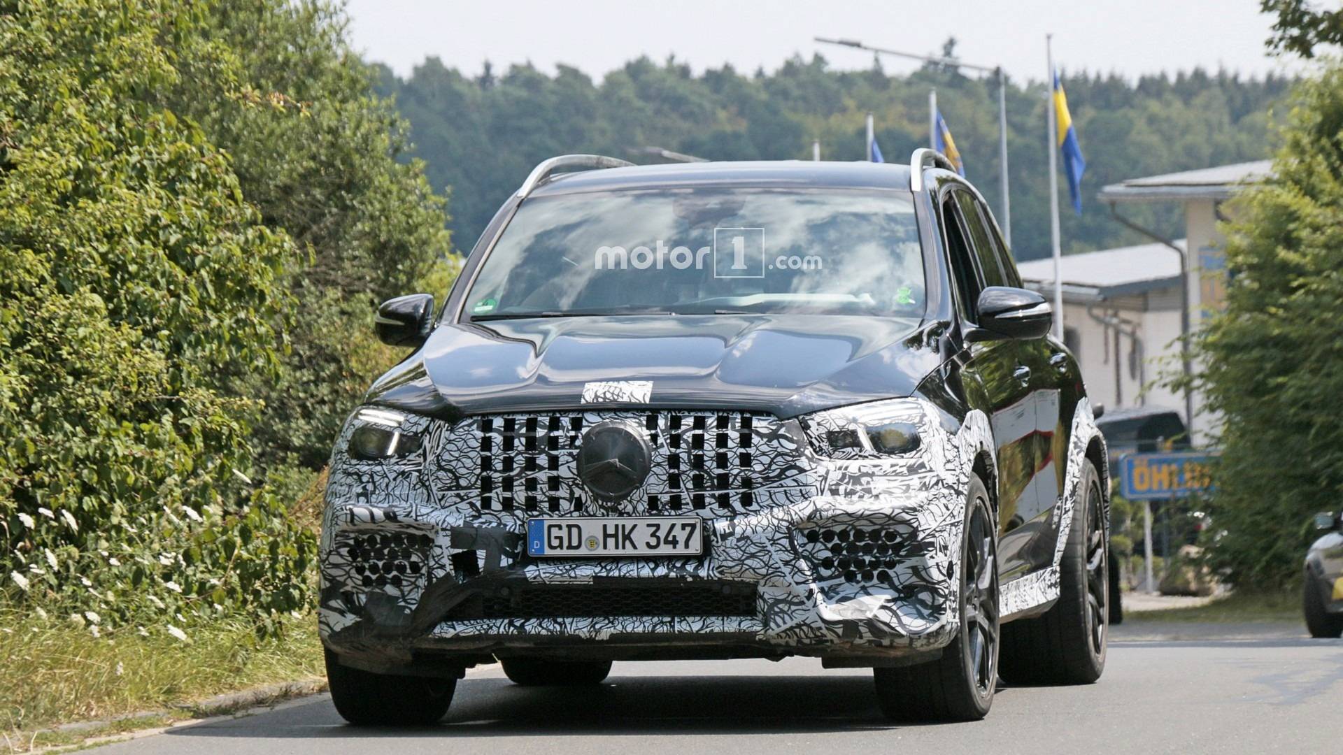 全新一代奔驰AMG GLE 63谍照曝光，搭载4.0双涡轮增压发动机