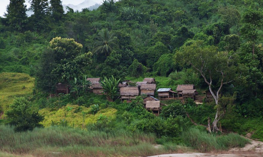 实拍老挝农村真实的生活交通和经济落后看完后都想去这里生活