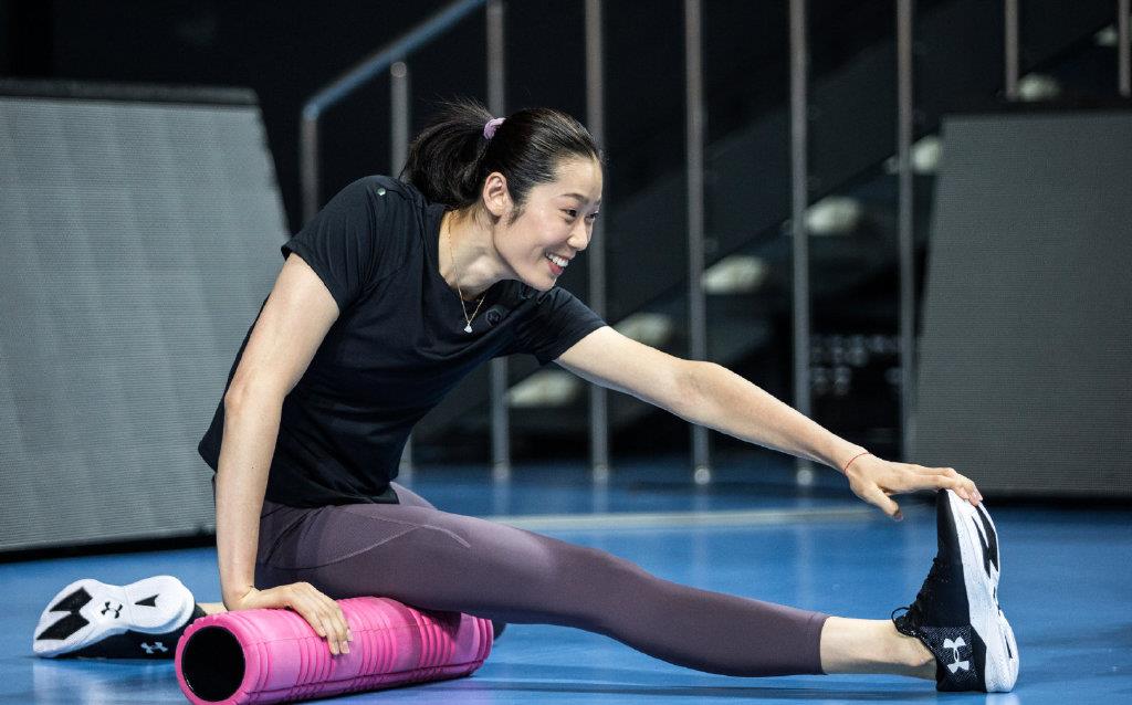 女排朱婷最新高清大片出炉,若有所思美出新高度