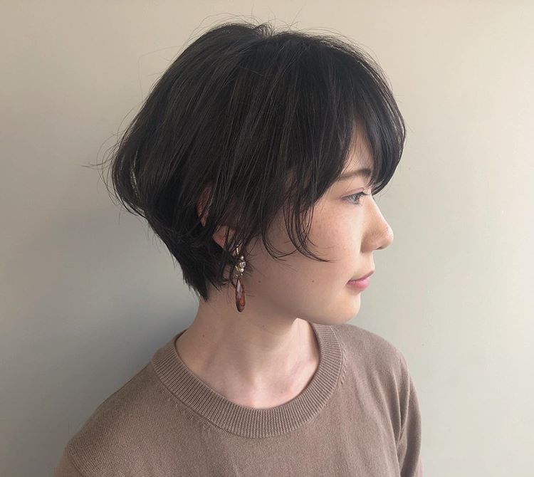 让小个子女生显高的短发 ,换个发型,让人过目不忘