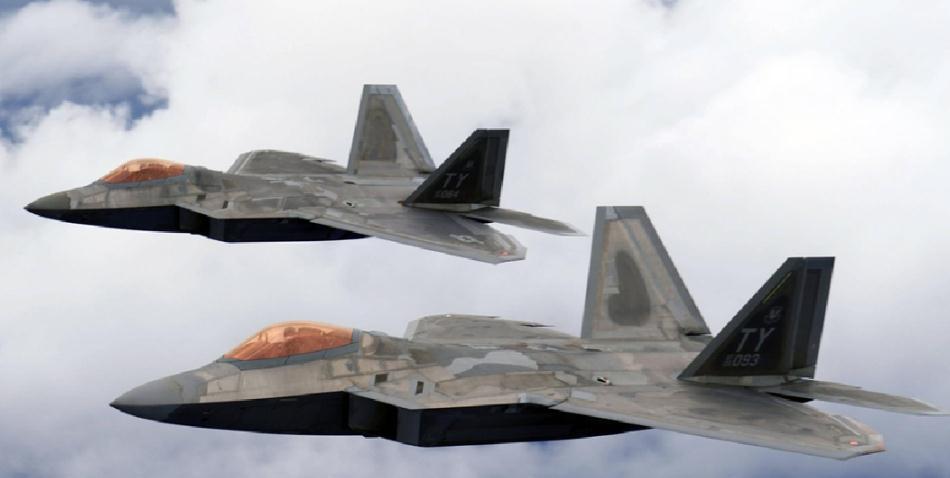 4架f22战机编队飞行,涂装看着老旧,隐身涂层或老化严重!