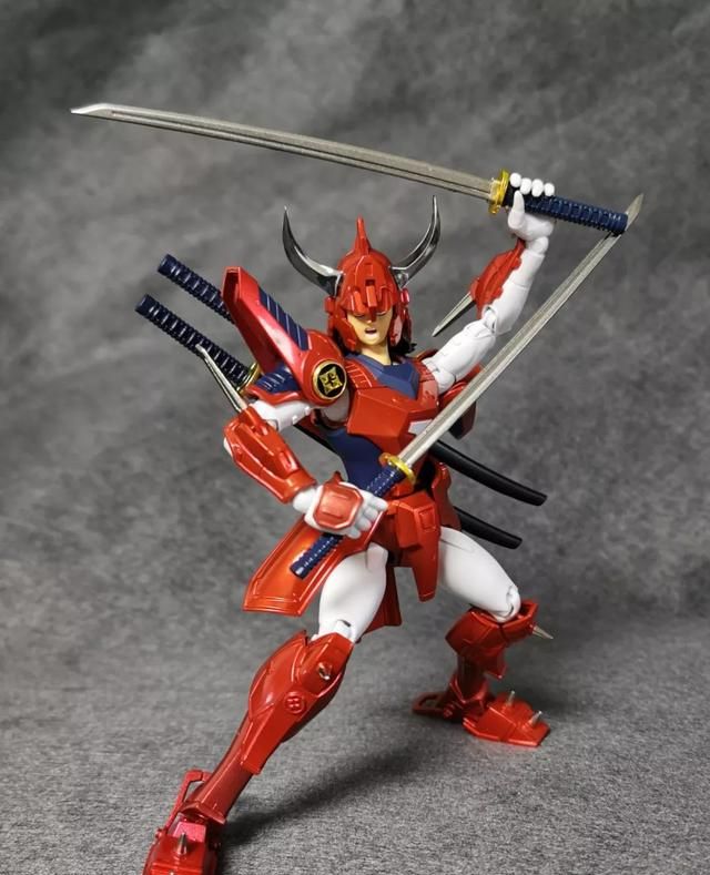 万代铠传魔神坛斗士烈火火焰神真田辽开箱