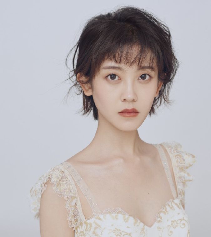 美女演员王艺哲可爱写真美照欣赏