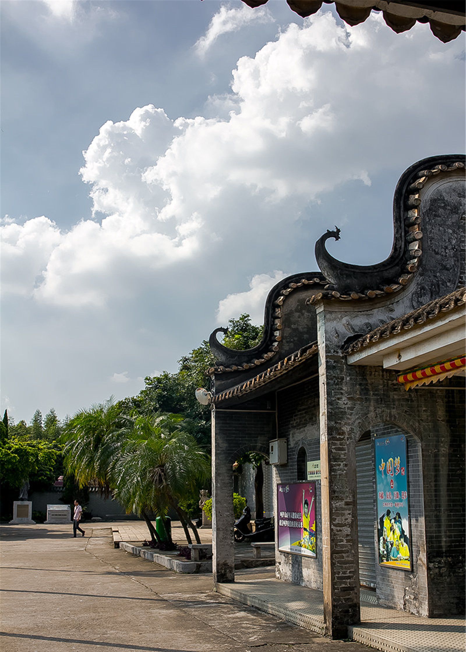 广东佛山康有为故居,青砖"镬耳屋",典型清代民宅