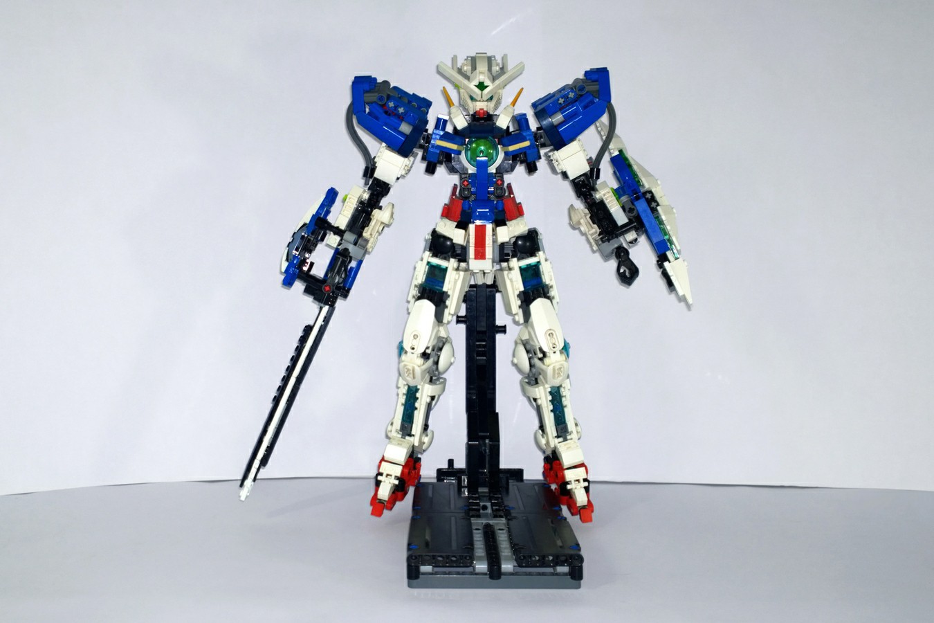 作为主武器的gn剑Ⅰ,gn长剑和gn短剑,只是长剑和短剑的还原度还是有几