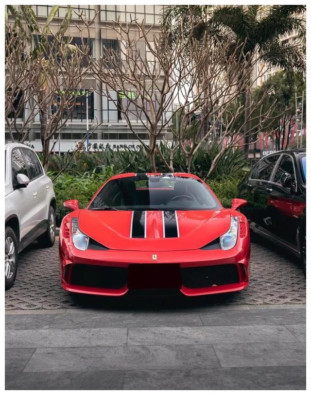 广州街头实拍各种性能豪车,到底谁才是这条街最靓的"仔"?