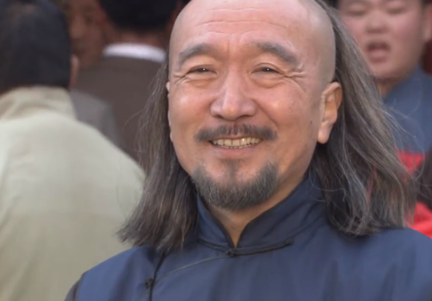 神医喜来乐传奇,一个乡下郎中传奇的经历,不求名来名自扬