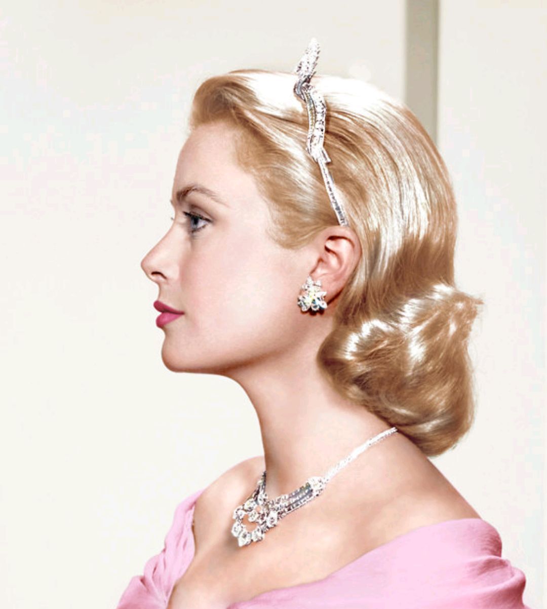 美人与珠宝:摩纳哥王妃,奥斯卡影后格蕾丝·凯莉与她的珠宝