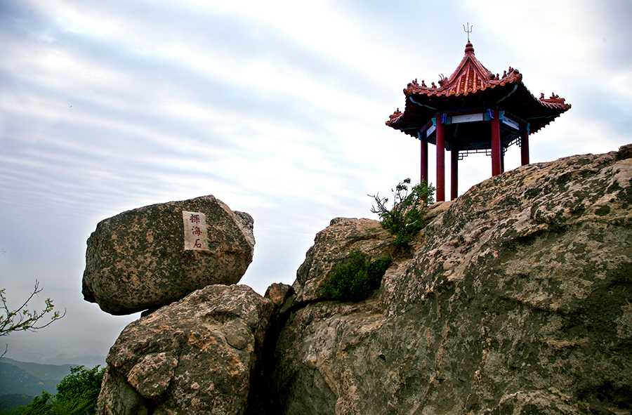 沂蒙山旅游区位于山东省,包含沂山景区,蒙山云蒙景区,龟蒙景区