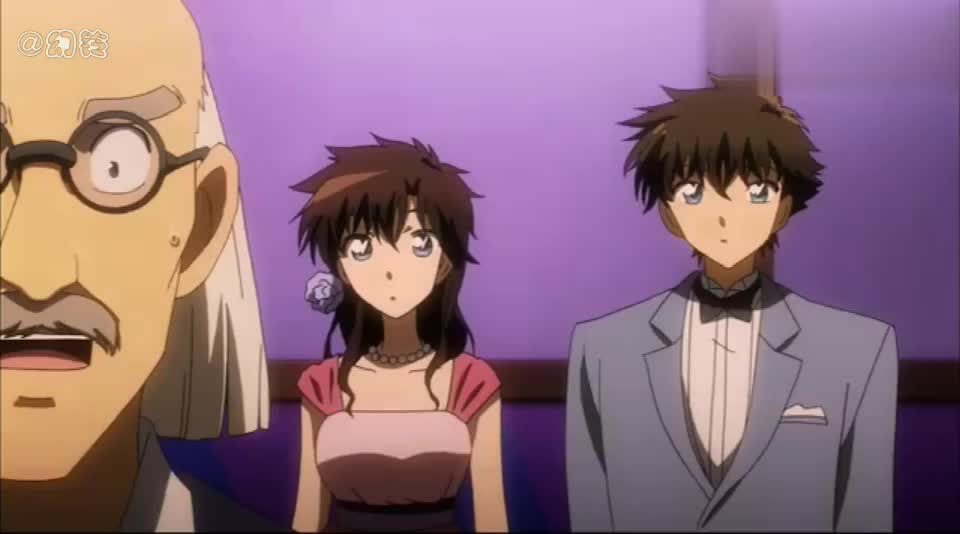 被酒保质疑年龄,快斗一把搂过青子 青子开口叫老公