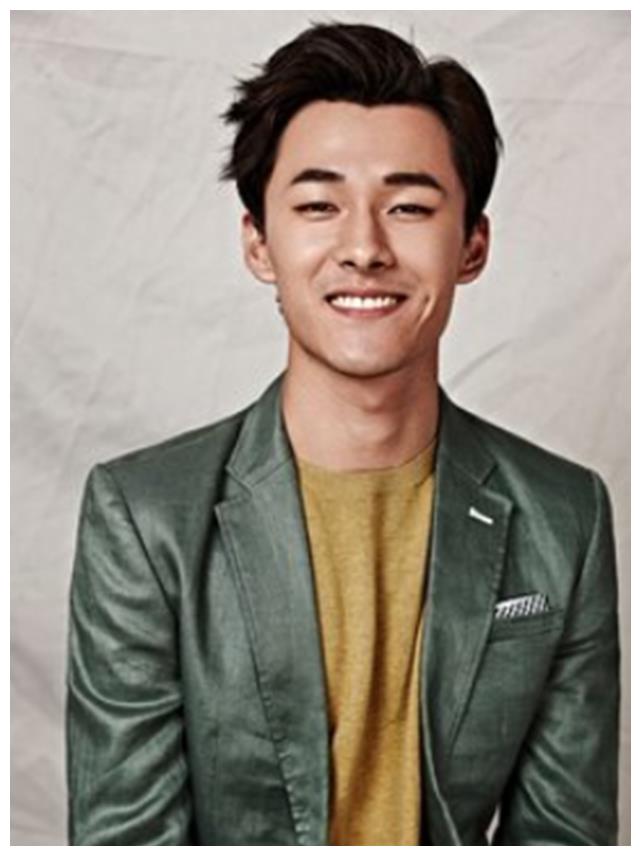 你以为他只演了贺灿阳,其实他演过很多角色,是名