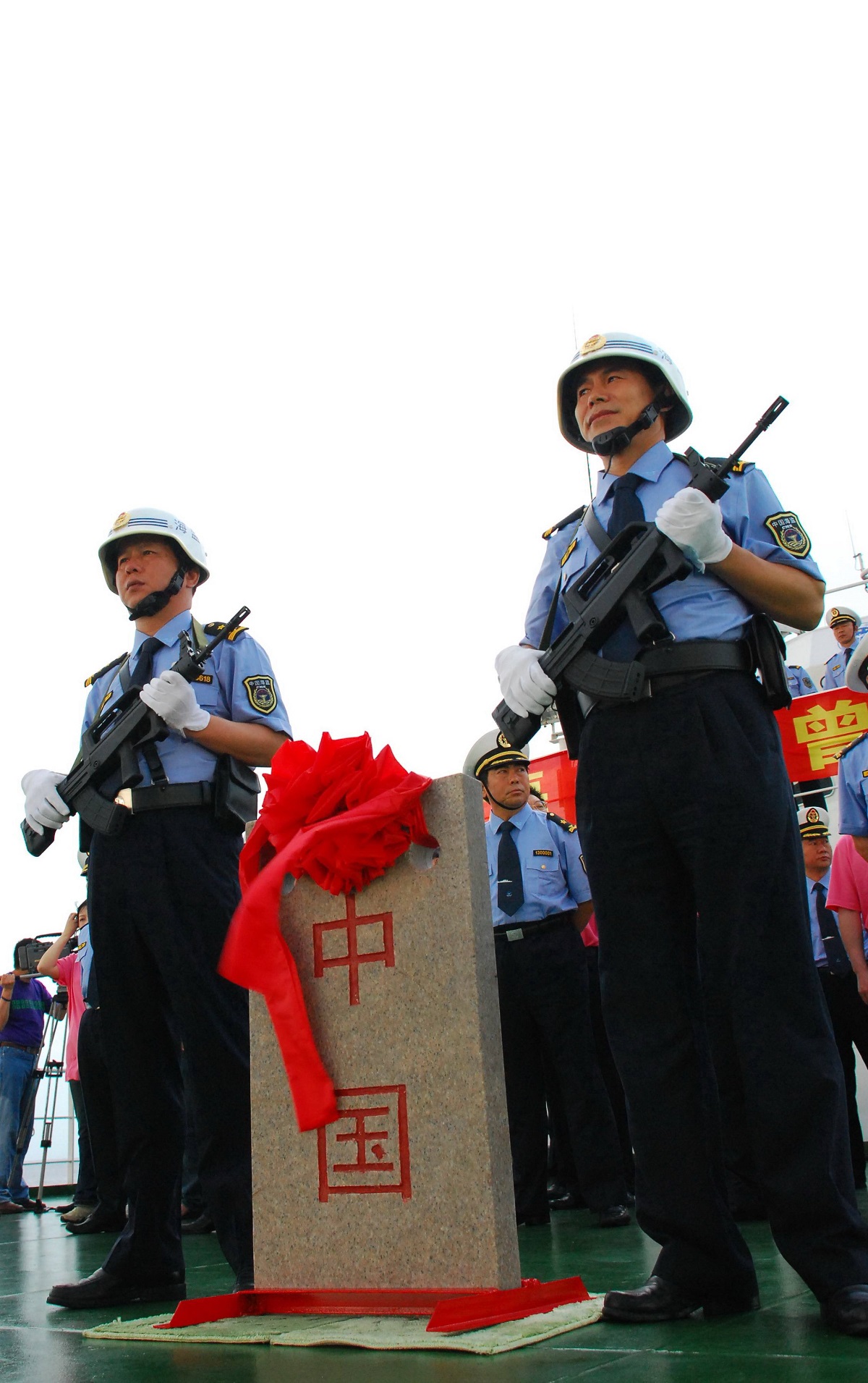 心酸,南沙形势最紧时,战士体重暴降不足90斤仍积极参加控礁争夺