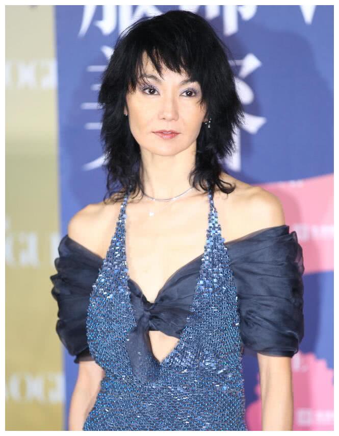 53岁张曼玉近照再次曝光,如今已面黄肌瘦