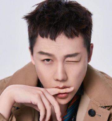 男演员刘维清爽阳光气质,帅气俏皮