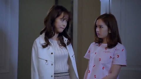 楚梦瑶与陈雨舒为了争夺林逸结果被林逸无意间占了便宜