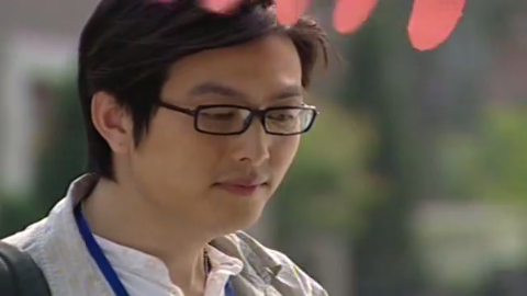 铠甲勇士:记者吃羊肉串都放特写,导演你做个人吧!我好想吃!