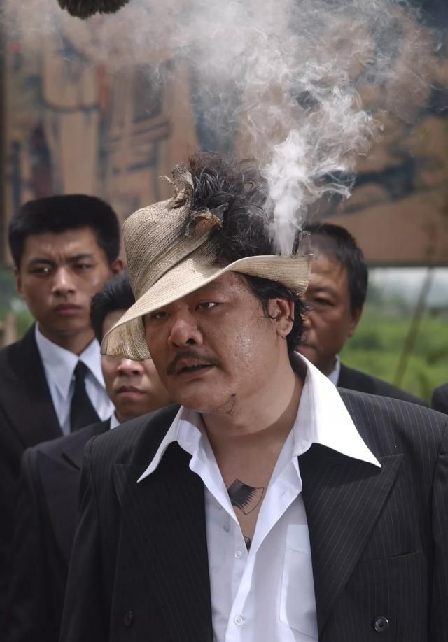 他是香港电影中的黄金配角,演的都是丑角,却有一颗大美的心!