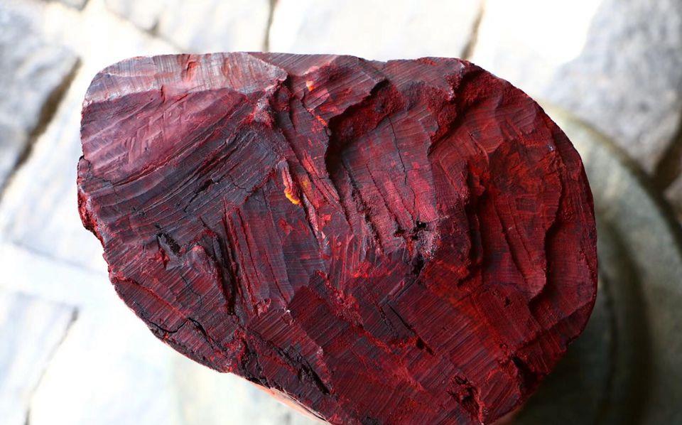 红木是家居里的高配家具,在厨房和卫生间却少见,究竟什么原因?