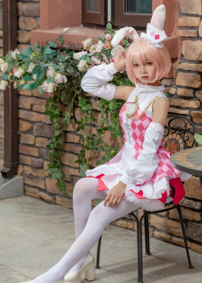 很可爱的兔子小姐白丝美腿cos太可爱了