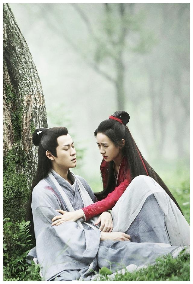 《听雪楼》袁冰妍秦俊杰美图分享,"人中龙凤"感觉与原著不符啊
